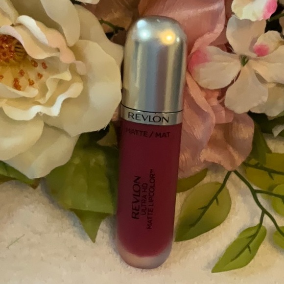 SET OF 2 LIPSTICKS LOREAL AND REVLON BOTH LIKE NEW - Picture 2 of 3